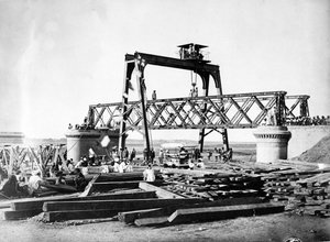 La construcción del puente Jhelum, Pakistán c.1873